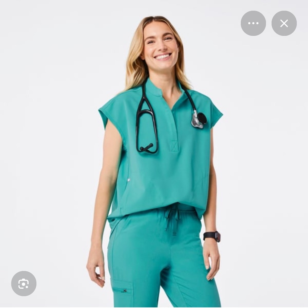 Figs Rafaela Oversized Scrub Top - Oasis - XS